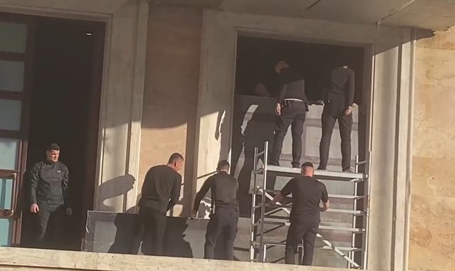 VIDEO/ Protesta e opozitës, Rama “blindon” Kryeministrinë