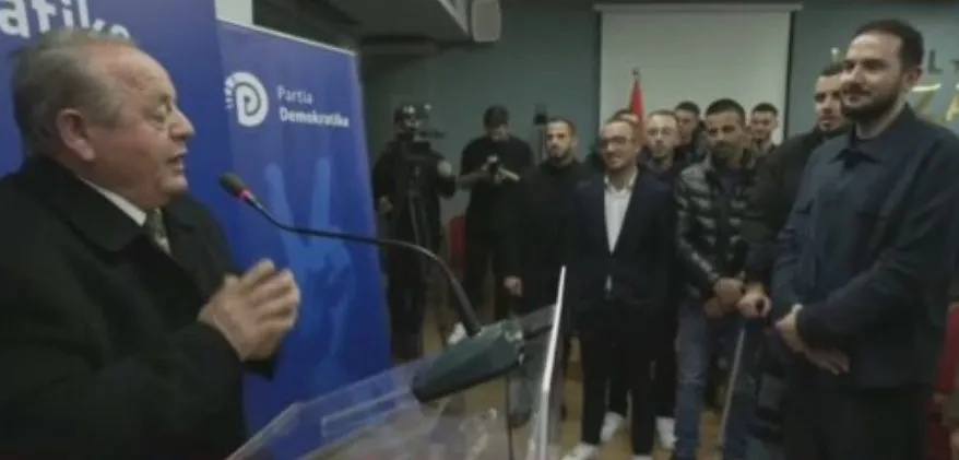 ‘Erdhëm për ty’, demokratët shuplakë të rëndë kreut të PD-së
