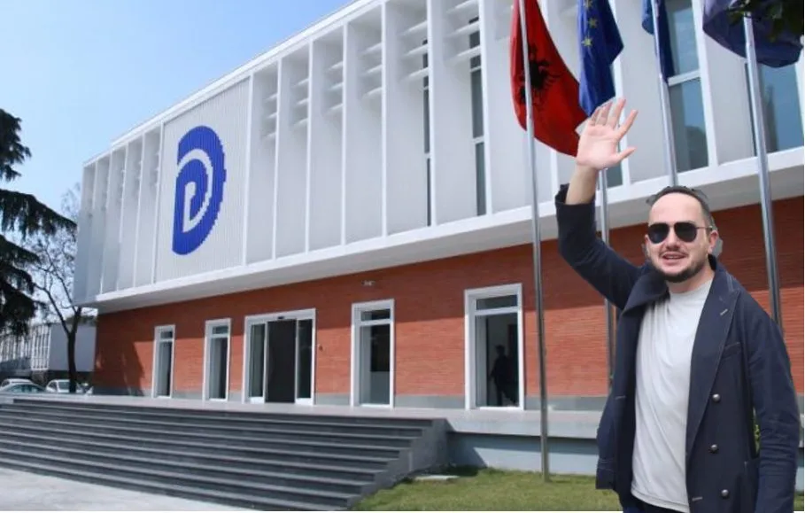“Beteja ime pa kompromis”, Salianji paralajmëron largimin nga PD?