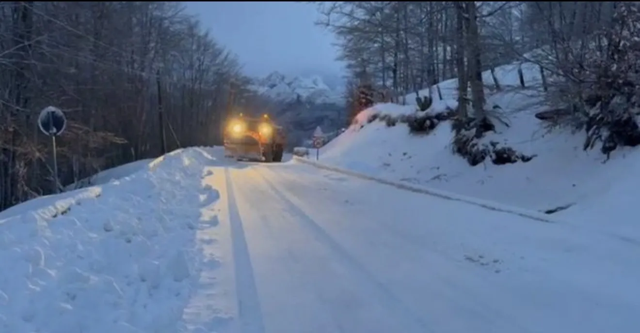 Rruga e Kombit me ngrica, moti i keq përfshin zonat veriore