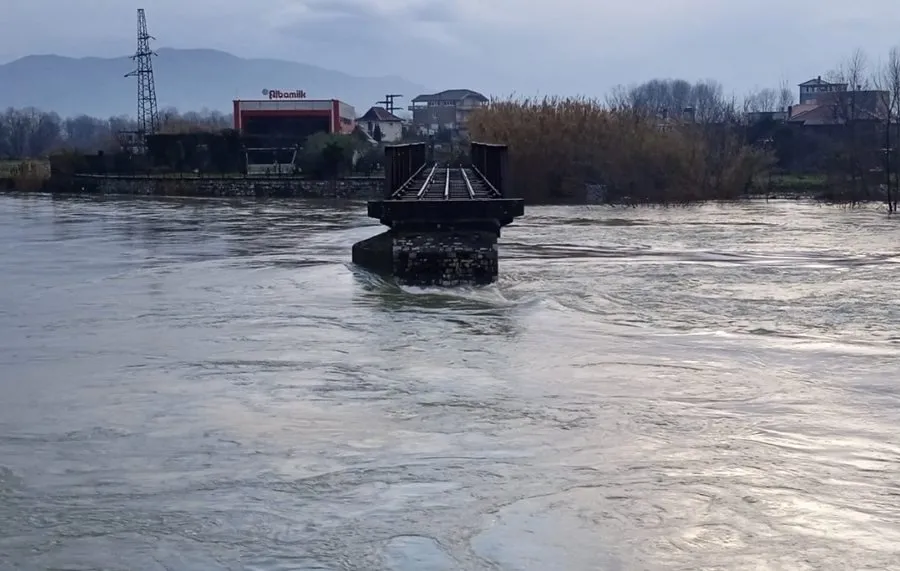 Shkodër/  525 ha tokë bujqësore nën ujë!