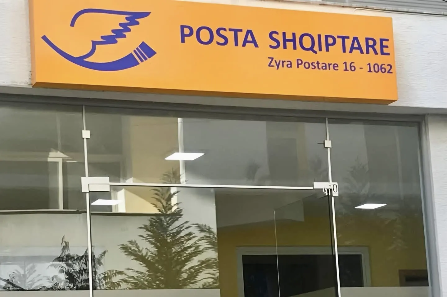 Vjedhje në Postën Shqiptare: procedohen penalisht dy punonjëse