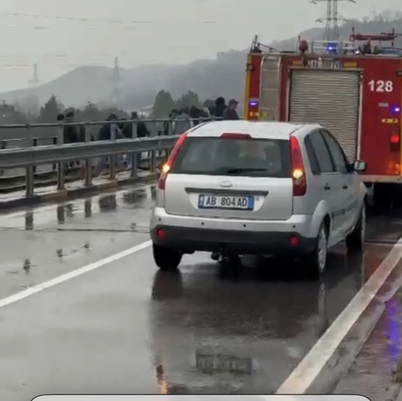 Makina bie nga ura e Spatharit, tre persona  në spital