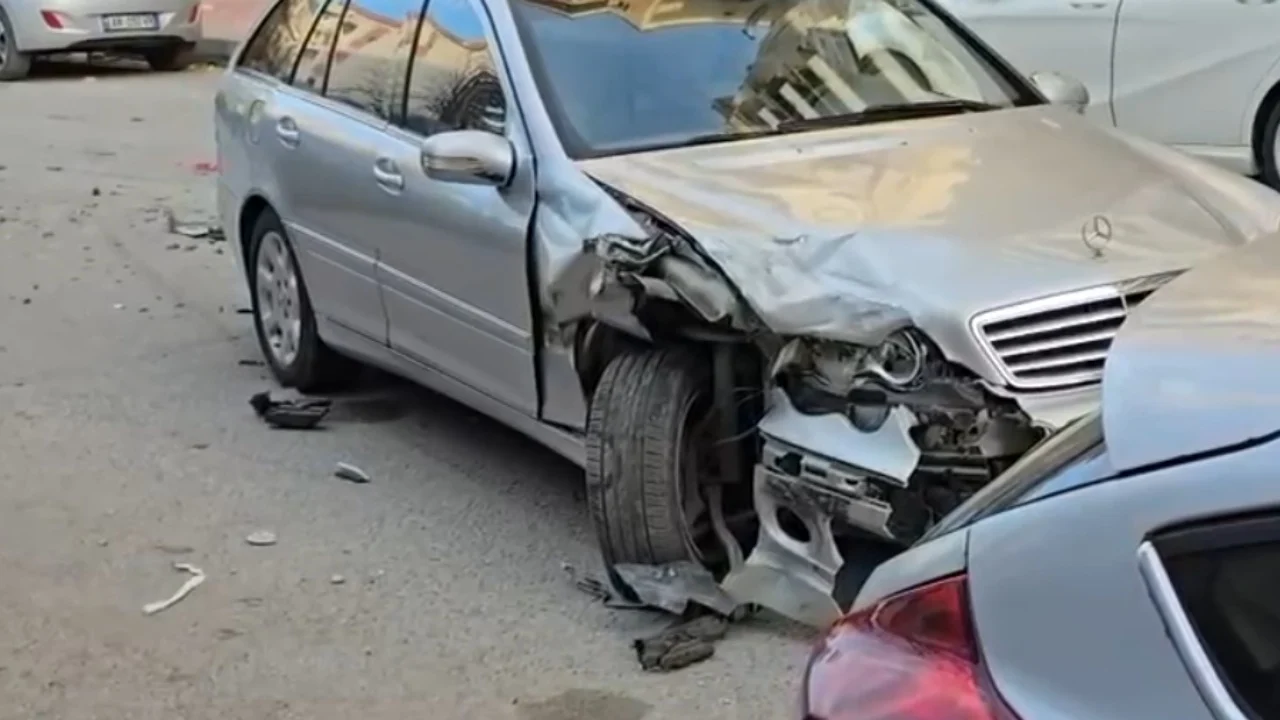 Aksident zinxhir në Vlorë, 6 automjete të përfshira