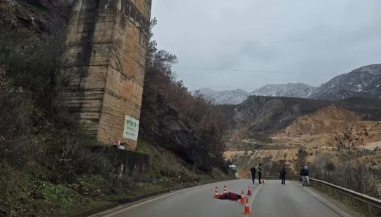 Tragjike! I moshuari bie nga ura e Bushtricës dhe humb jetën