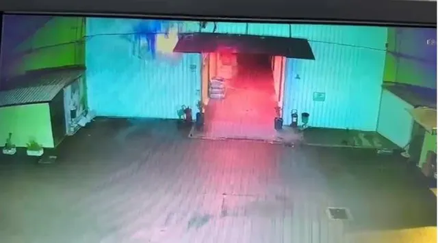 Del VIDEO, ja si nisi zjarri në 5 Maj që ‘gllabëroi’ 50 dyqane