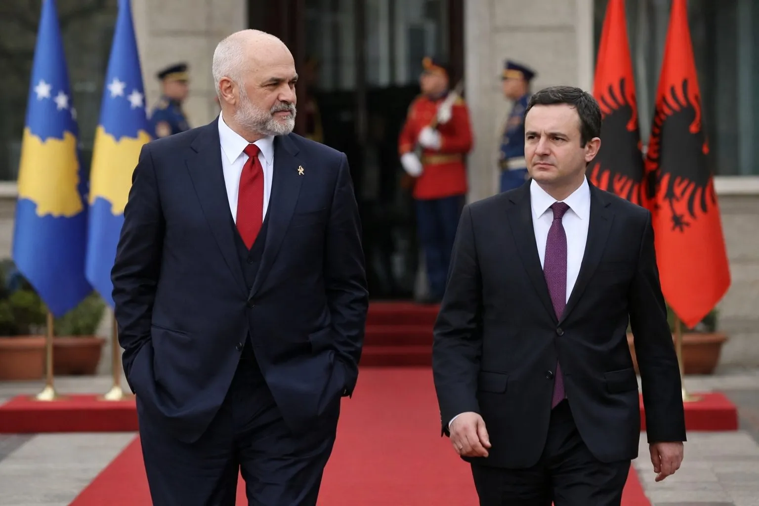 Kush ia prishi terezinë “Liderit Global” në takimin me Kurtin?