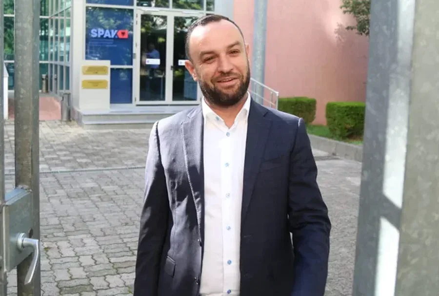 Lirohet nga burgu ish-deputeti i PS, Jurgis Çyrbja