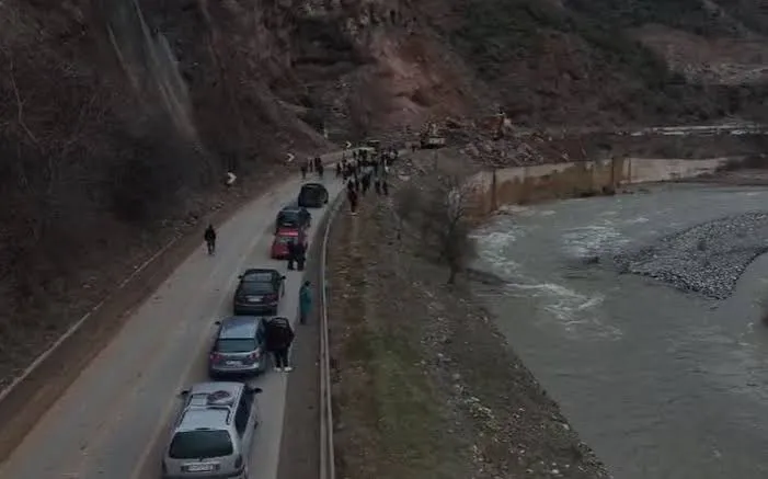 Bllokimi i juglindjes dhe paralizimi i tregtisë me Greqinë dhe RMV