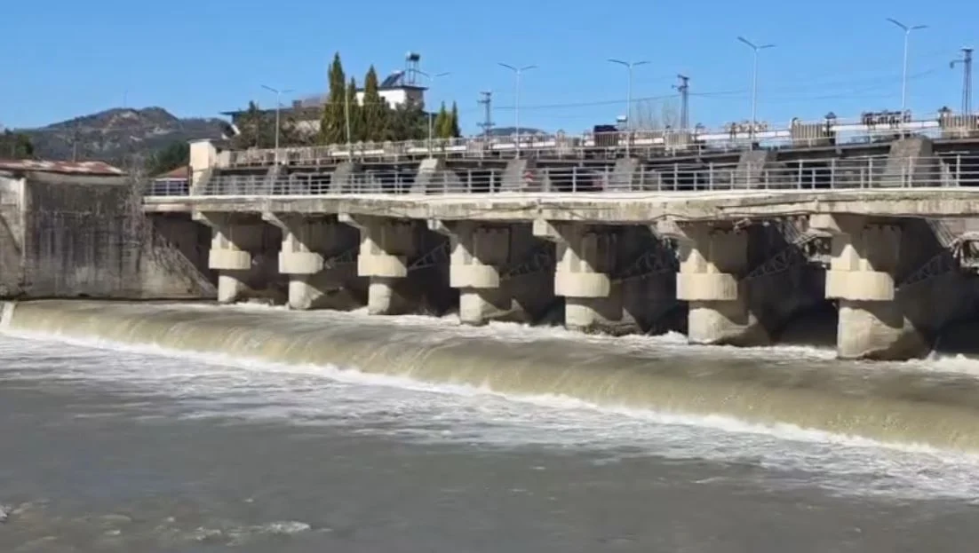Rrezikon shembjen Ura e Çengelajt mbi Shkumbin, kërkohen masa urgjente
