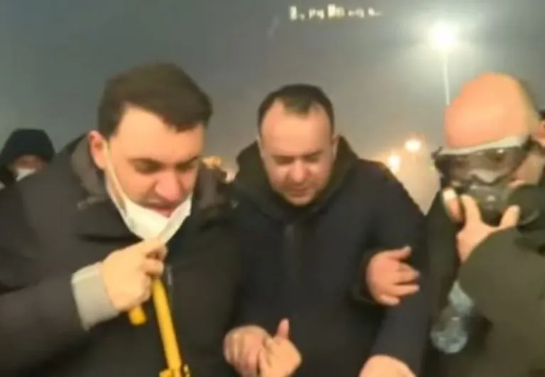 Protesta e opozitës, policia procedon deputetin Klevis Balliu