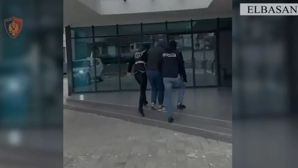 Mashtroi dhe i mori qytetarit 7.5 mln lekë, arrestohet 39-vjeçari
