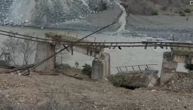 Pas Dragostunjës, shkatërrohet totalisht një tjetër urë pranë Murrashit