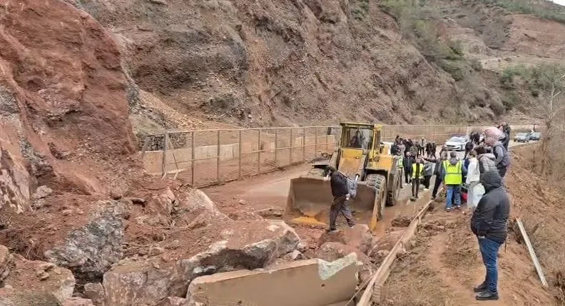 Bllokohet aksi Librazhd–Korçë, oraret dhe rruga alternative