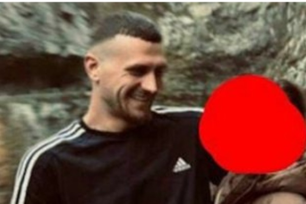 Dhunoi bashkëjetuesen shtatzënë, ekstradohet dhe arrestohet 25-vjeçari
