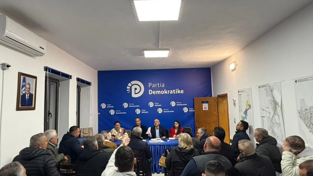 Dorëzohet në polici drejtori i burgut të Rrogozhinës