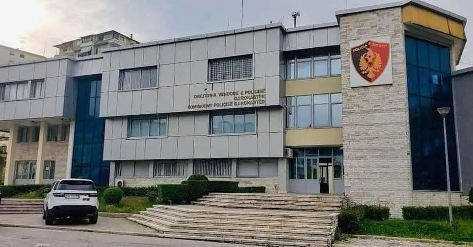 Tentuan të trafikonin emigrantë, arrestohen dy persona në Gjirokastër