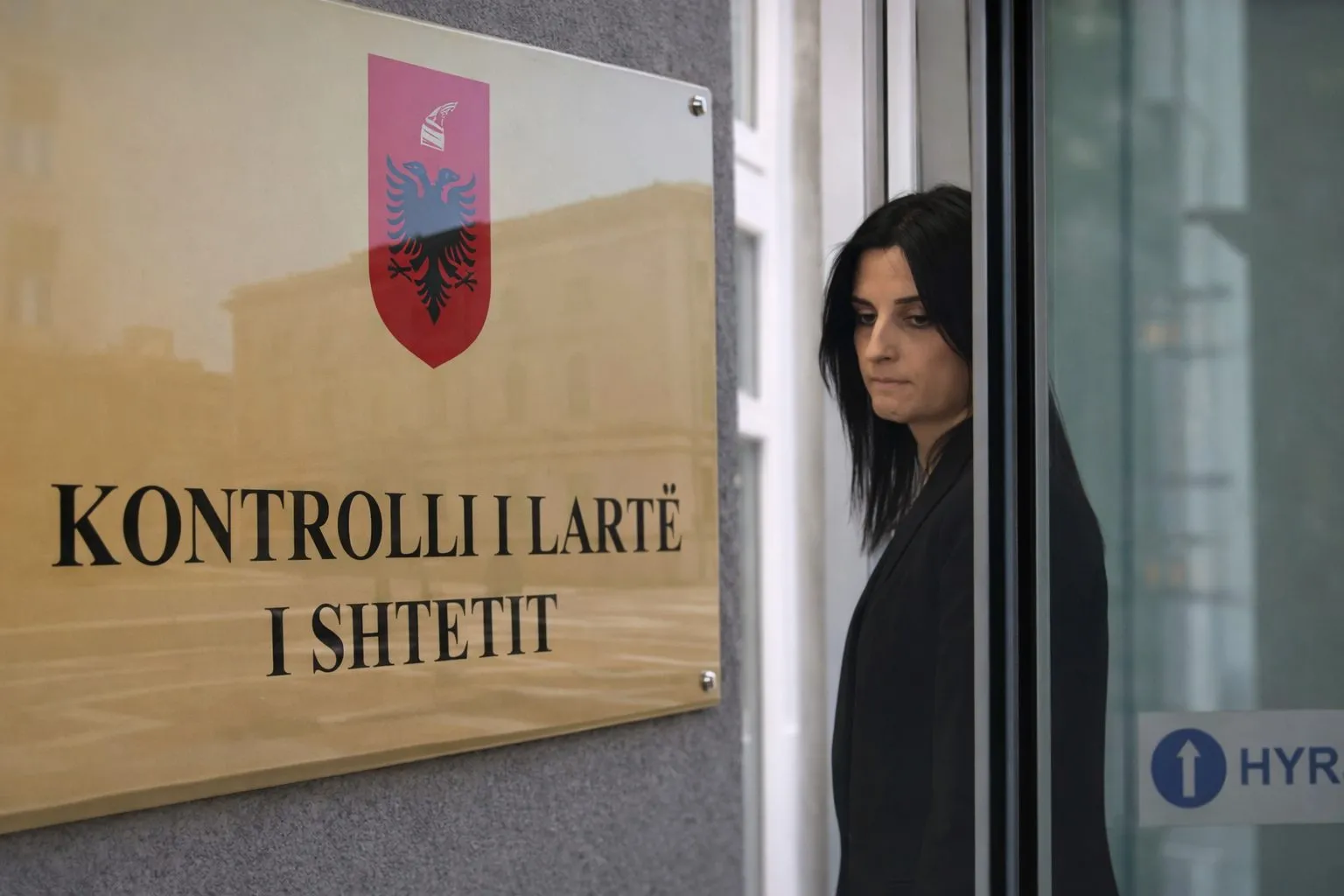 Emirjana Sako s’e kalon dot ‘klasën’, KLSH: Ka shpërdoruar fondet!