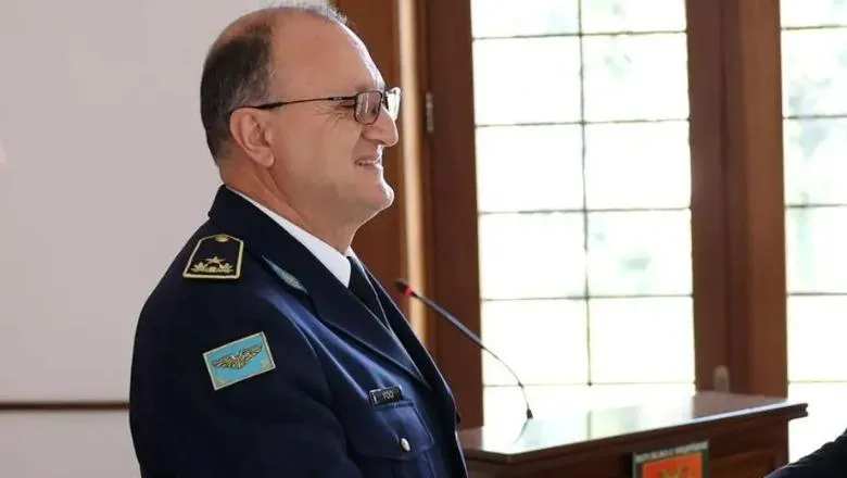 Presidenti Bajram Begaj emëron drejtuesin e ri të Forcës Ajrore
