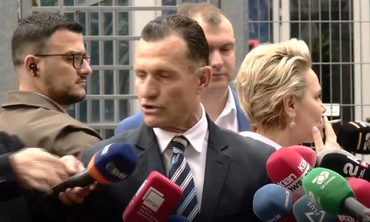 Monika bëhet TYM pas vendimit të Irena Gjokës, ndez cigaren “LIVE”