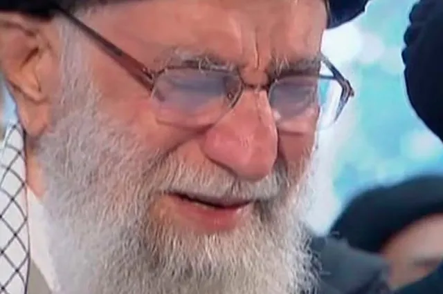 Detaje nga vrasja e Ali Khamenei, del video e gjetjes së trupit (Video)