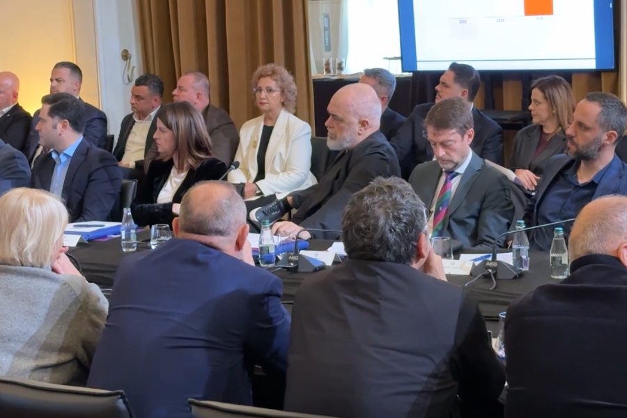 E bujshme! 2 ish-ministrat e PS akuzohen se përgjojnë kolegët