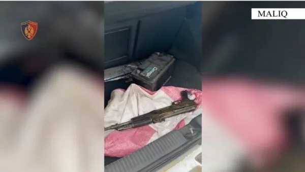 Me armë zjarri në makinë dhe banesë, arrestohet 30-vjeçari