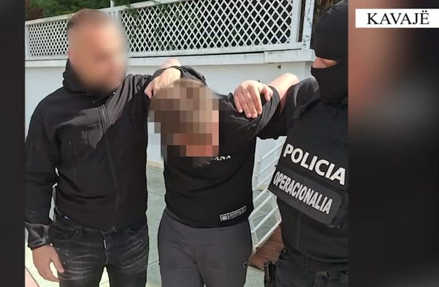 28-vjeçari i armatosur sulmon lokalin dhe plagos pronarin