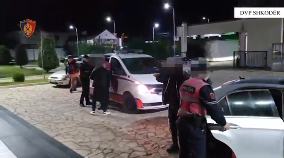Po transportonte emigrantë të paligjshëm, arrestohet 27-vjeçari