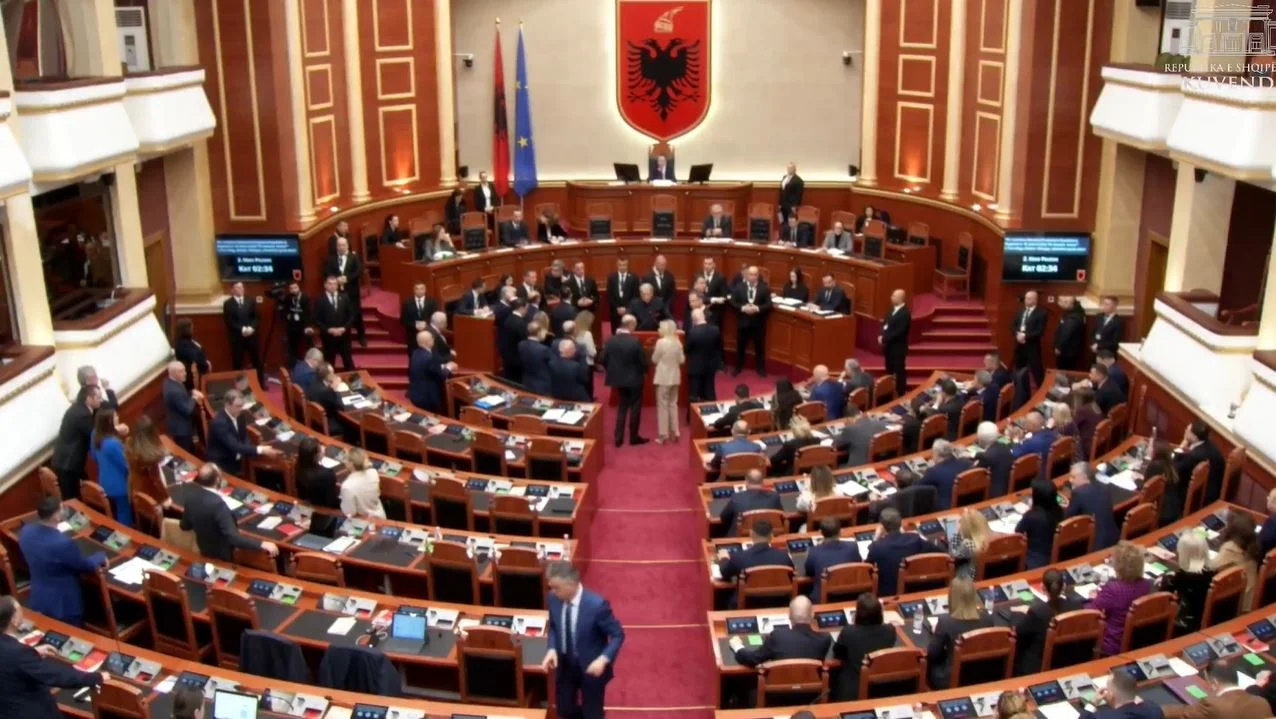 Ndryshimet në qeveri, Berisha e Topalli kundër largimit të Spiropalit