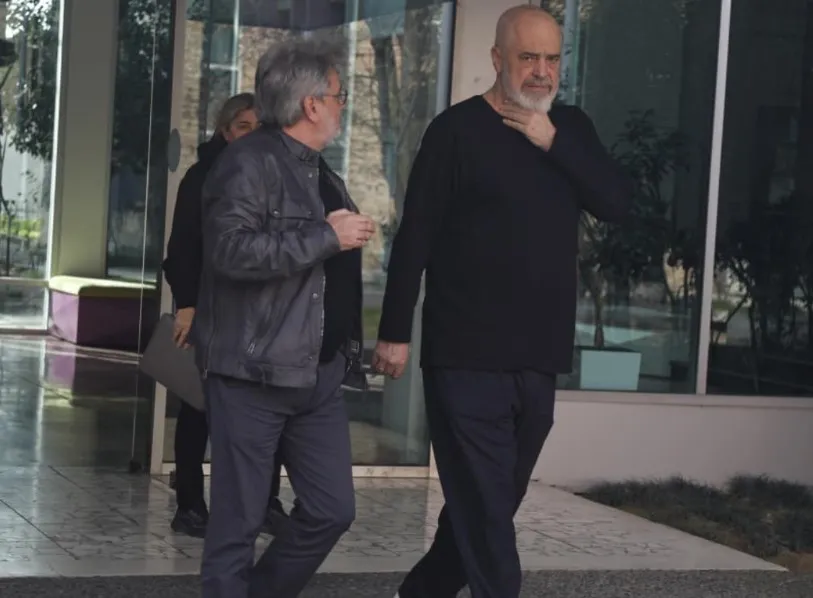 E pranishme edhe Balluku, zbulohen porositë e Ramës për socialistët