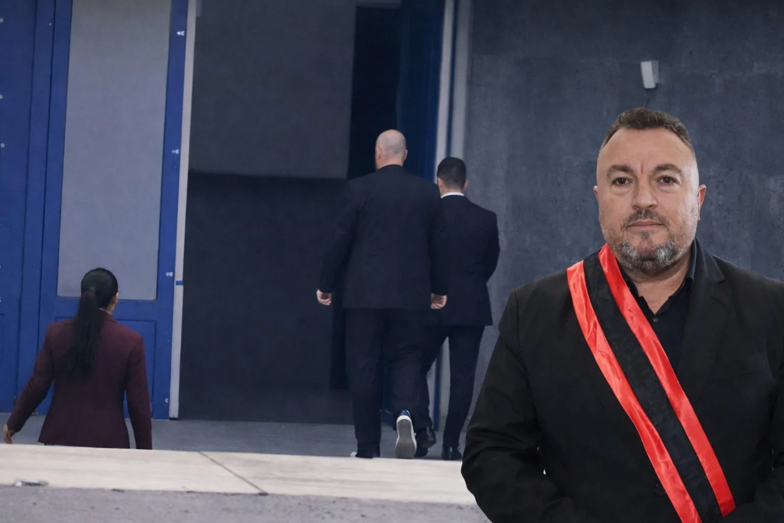 Rama mbledh krerët e bashkive, Garda nuk lejon kryebashkiakun e Pukës