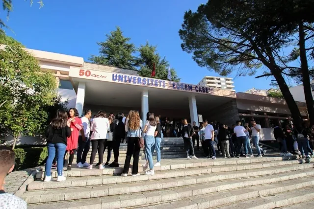 Universiteti publik mes nepotizmit dhe dyshimeve për abuzim financiar