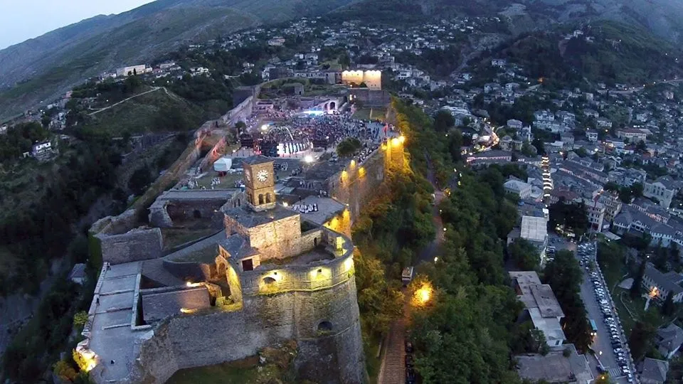 Abuzohet seksualisht 10-vjeçari në Gjirokastër, autori largohet drejt Greqisë