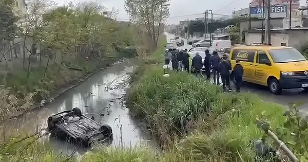Panik te “Ura e Dajlanit”, makina fluturon e përmbysur në kanal