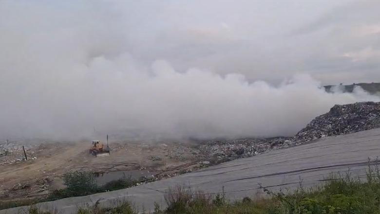Vijon ende aktiv zjarri në landfillin e mbetjeve në Bushat