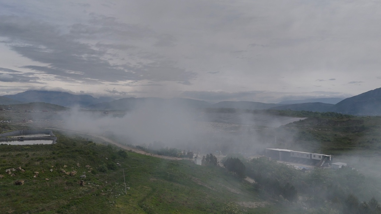 As reshjet e shiut nuk bën ‘derman’, riaktivizohen flakët në landfillin e Bushatit