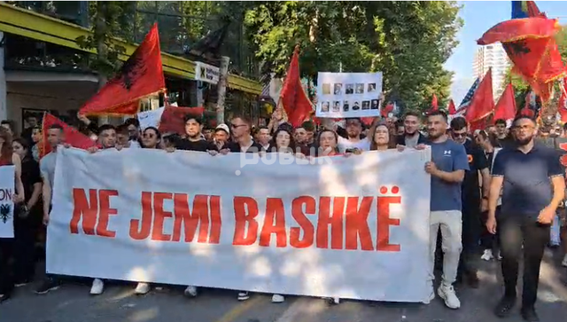 Protesta për gjuhën shqipe, Tirana mbështet shqiptarët në Shkup