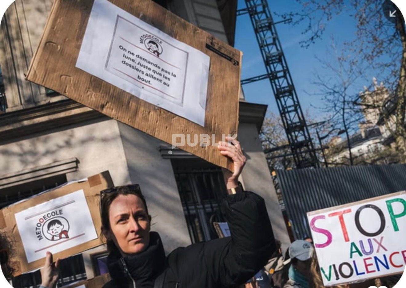 Skandal në Paris: Akuza tronditëse për abuzim me fëmijët në shkolla