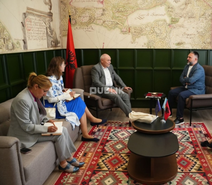 Kreu i Bashkisë Sarandë, Oltion Çaçi takon ambasadorin çek Vacek