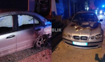 Digjen 3 automjete pranë Postës Shqiptare në Tiranë