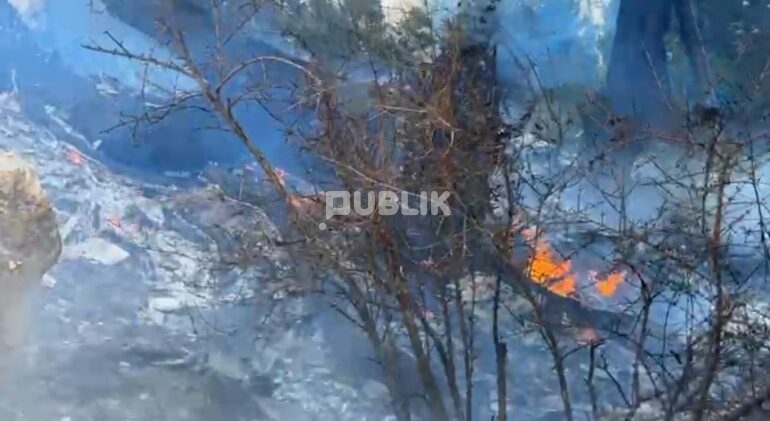 Zjarr pranë Ranës së Hedhun, flakët avancojnë drejt pyllit me pisha