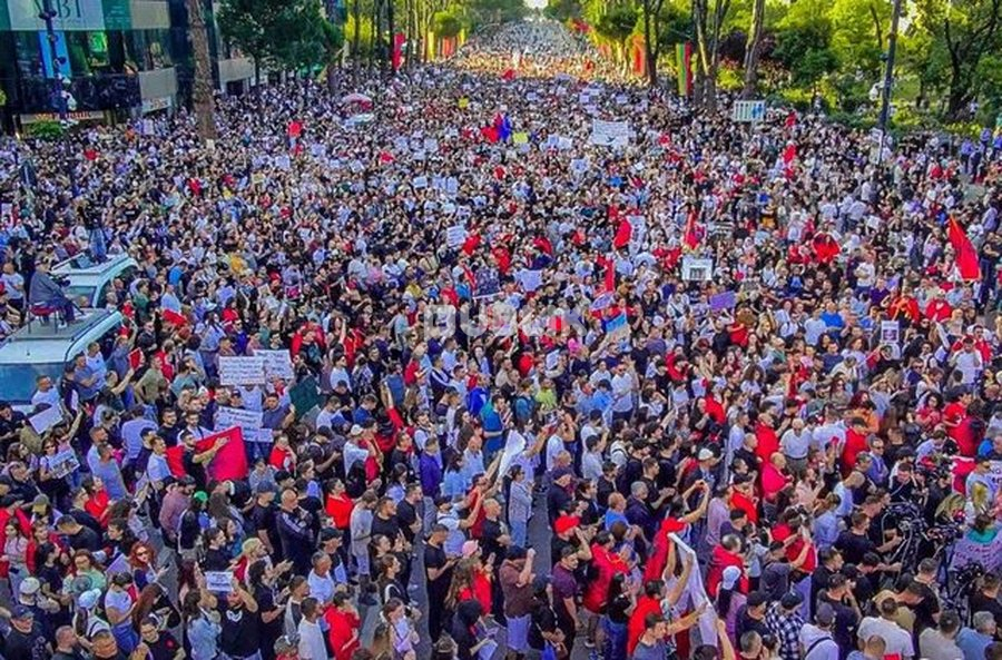 Protesta dhe festa e PS, ja rrugët që do të bllokohen