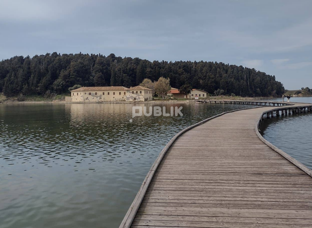 Zvërneci/ SPAK zbarkon te zyrtarët e Hipotekës së Vlorës