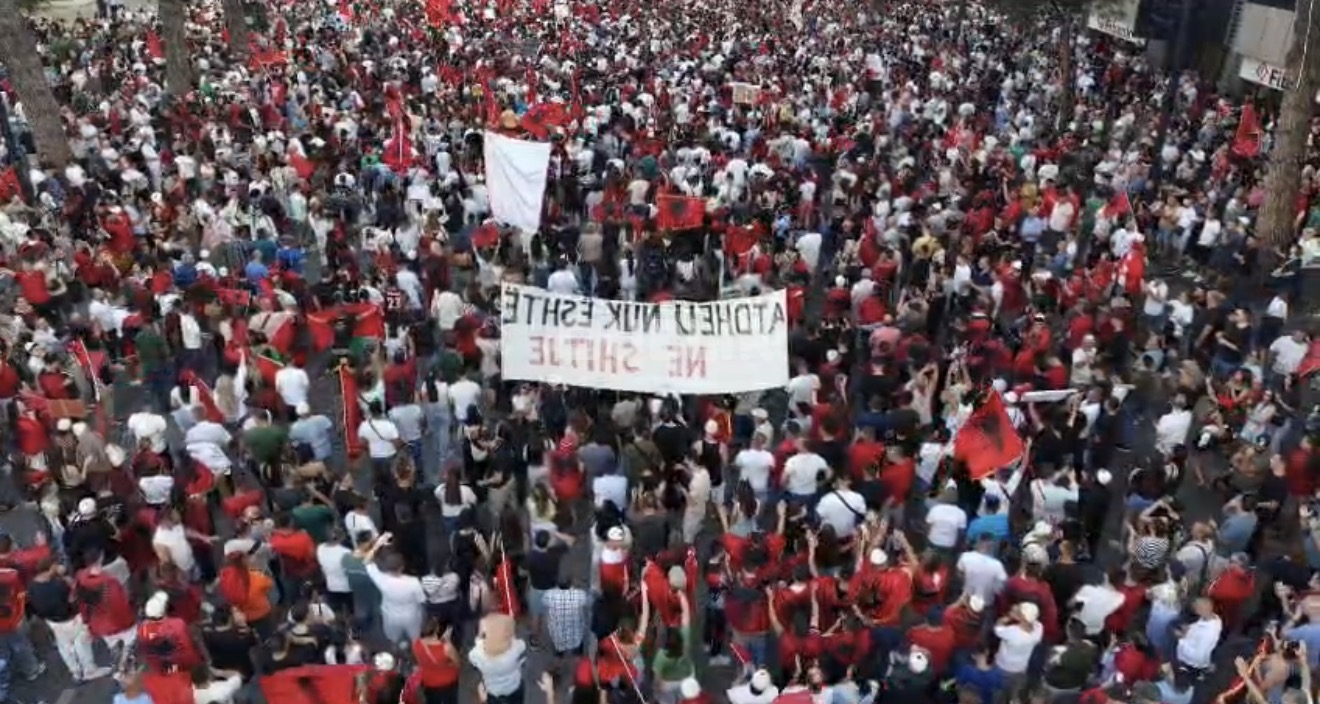 Protesta madhështore, Mjaft me Ramën, mjaft me Berishën!