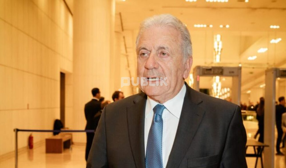 Lëshohet urdhër arrest për Dimitris Avramopoulos