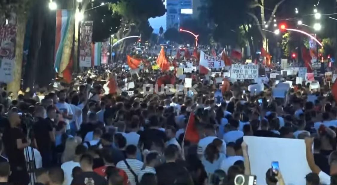 Dhuna në Zvërnec ndezi Revolucionin e Flamingove!