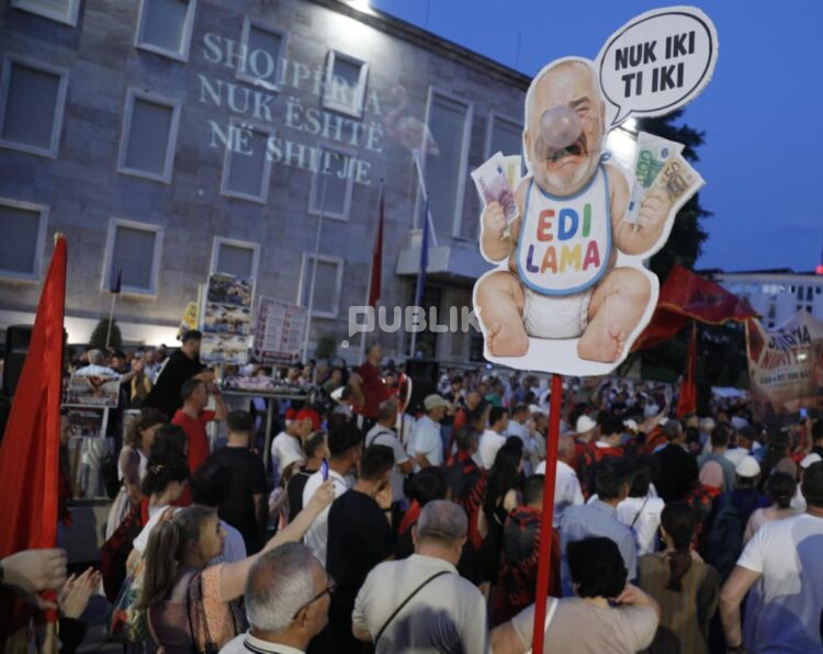 Revolucioni si alternativë ndaj tranzicionit pa fund