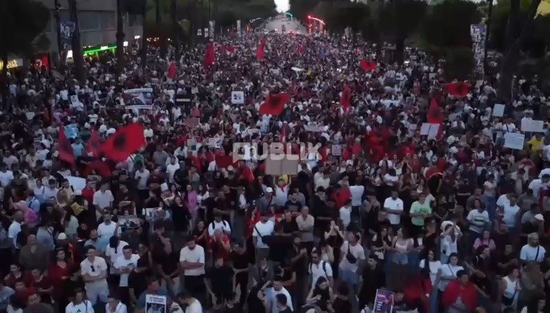 “Shqipëria e Re”, populli rikthehet në shesh në ditën e 11 të protestës