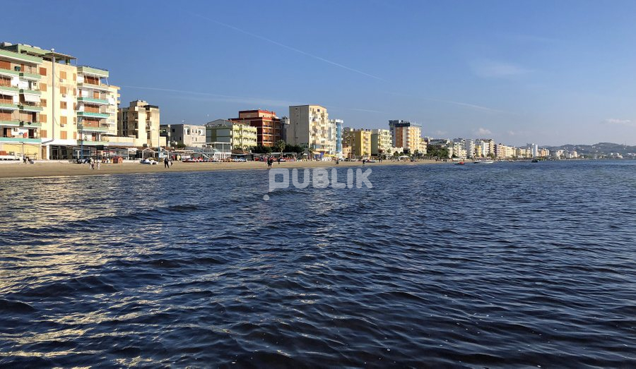 Tragjike! 50-vjeçari mbytet në plazhin e Durrësit